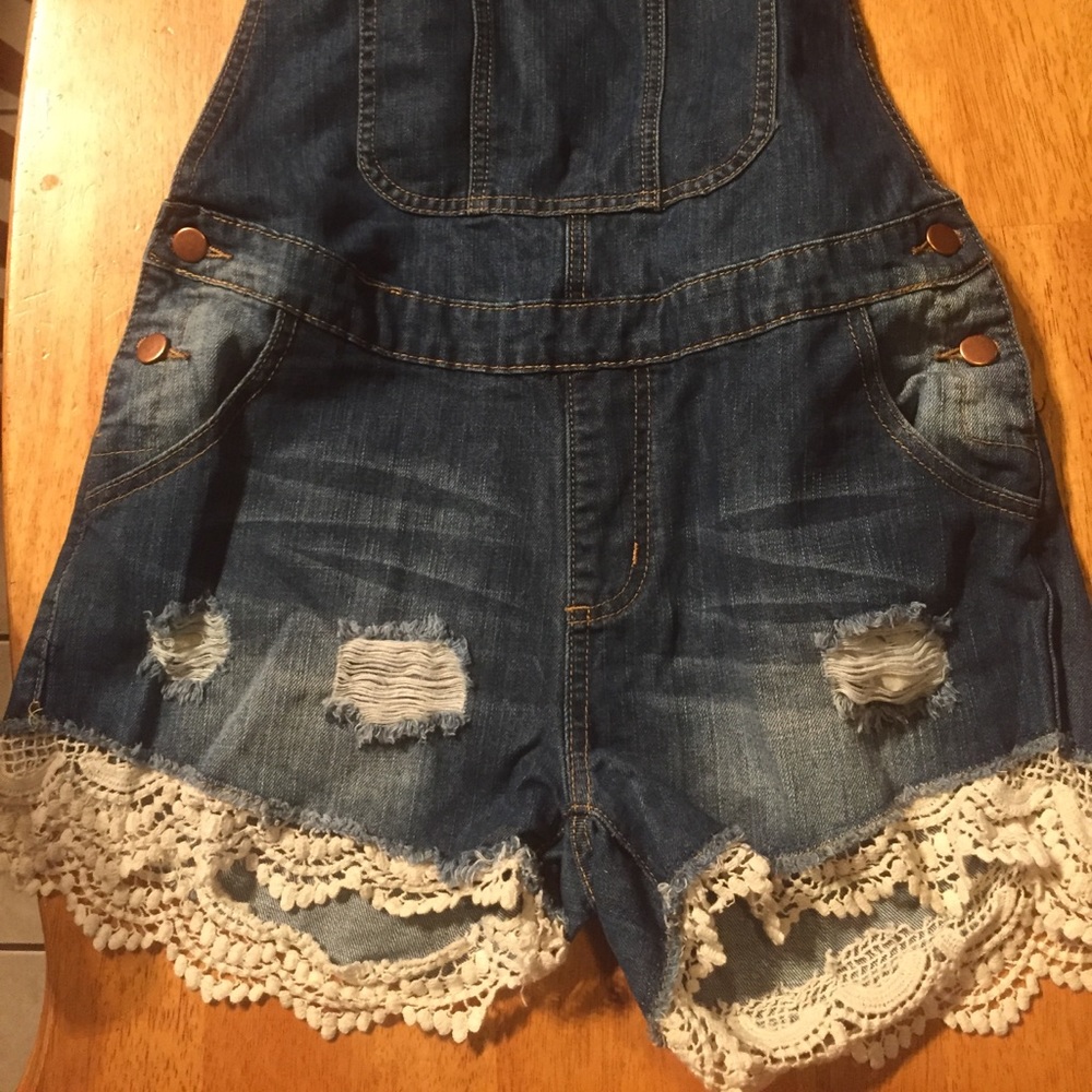 Overall shorts